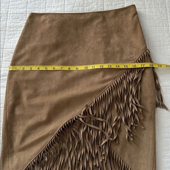 VTG Express Skirt Western Boho Y2K Fringe Faux Suede Camel Tan Women's Size 8 - Picture 10 of 11